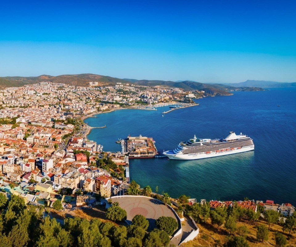 kusadasi cruise tourism record 2025